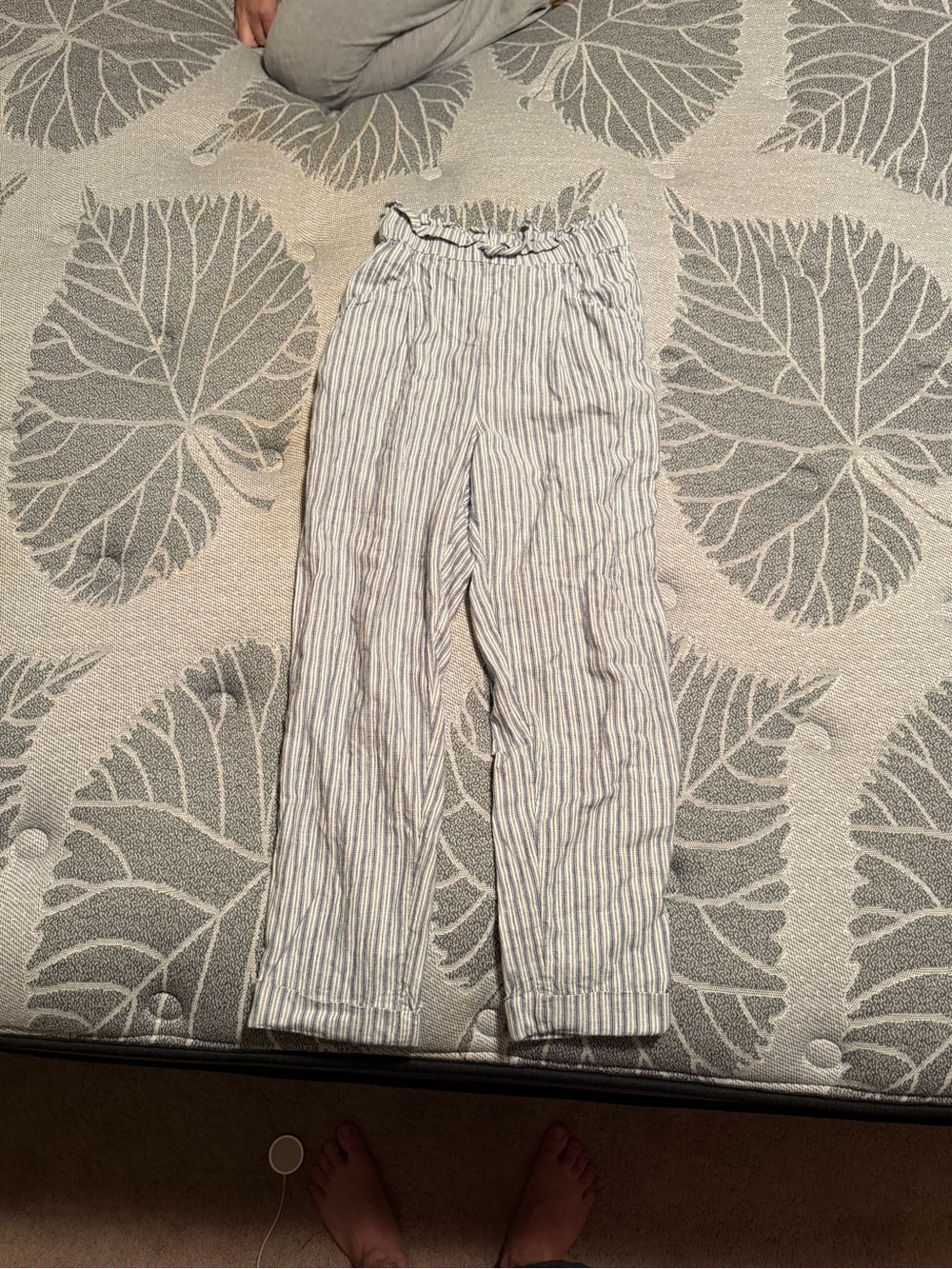 American Eagle Outfitters Striped Elastic-Waist Pants - White and Blue
